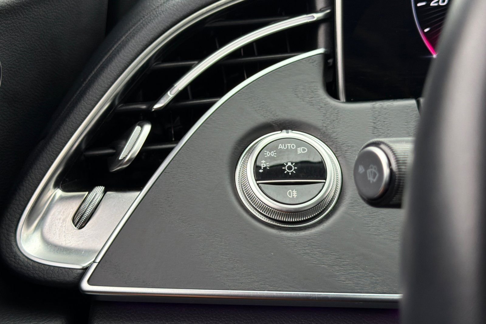Certified Used 2026 White Mercedes-Benz E 350 image 31