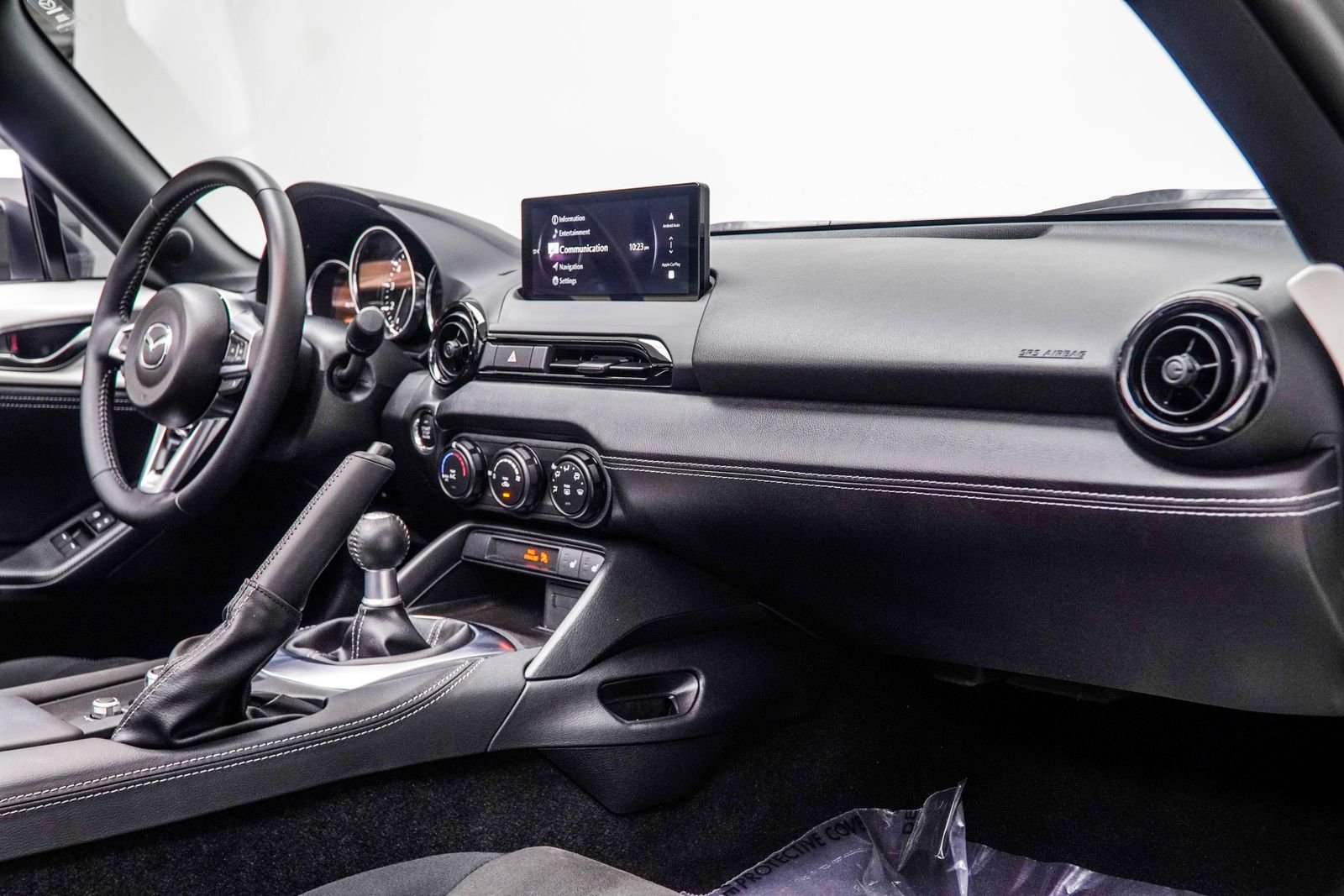 Used 2025 White Mazda Club image 21