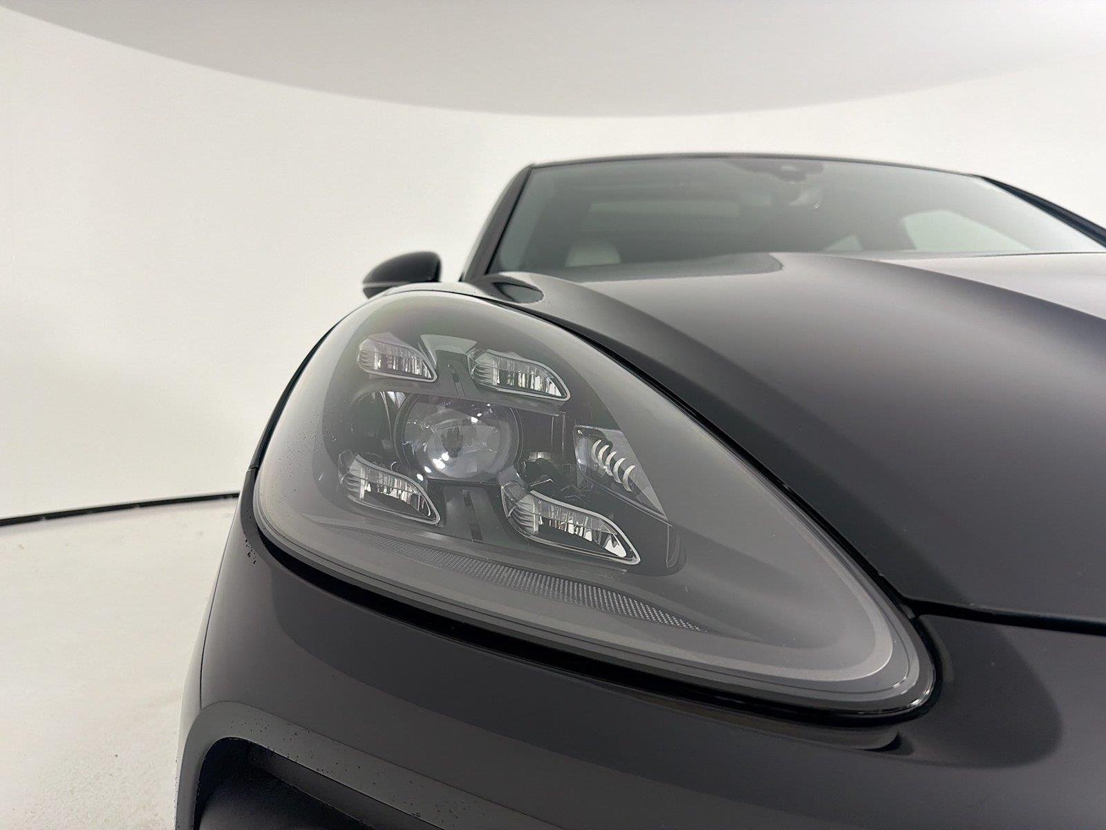 Used 2022 Black Porsche S Platinum Edition image 31