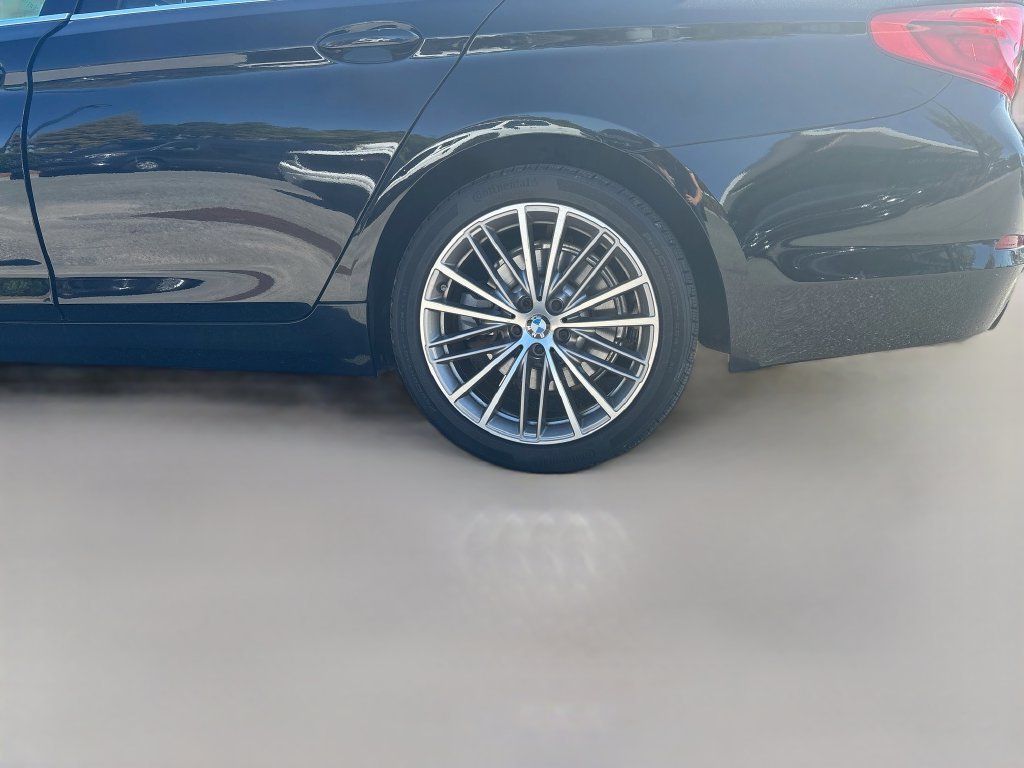 Used 2019 Black BMW 530i image 8