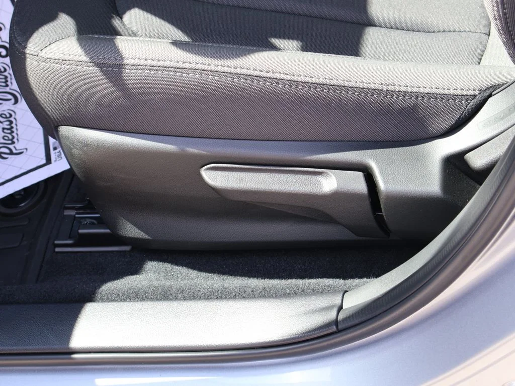 Used 2024 Silver Subaru Base image 22