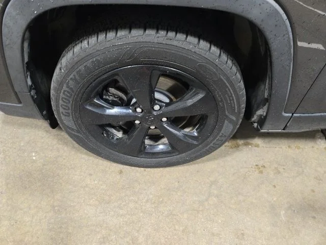 Used 2020 Gray Jeep Latitude Plus image 11