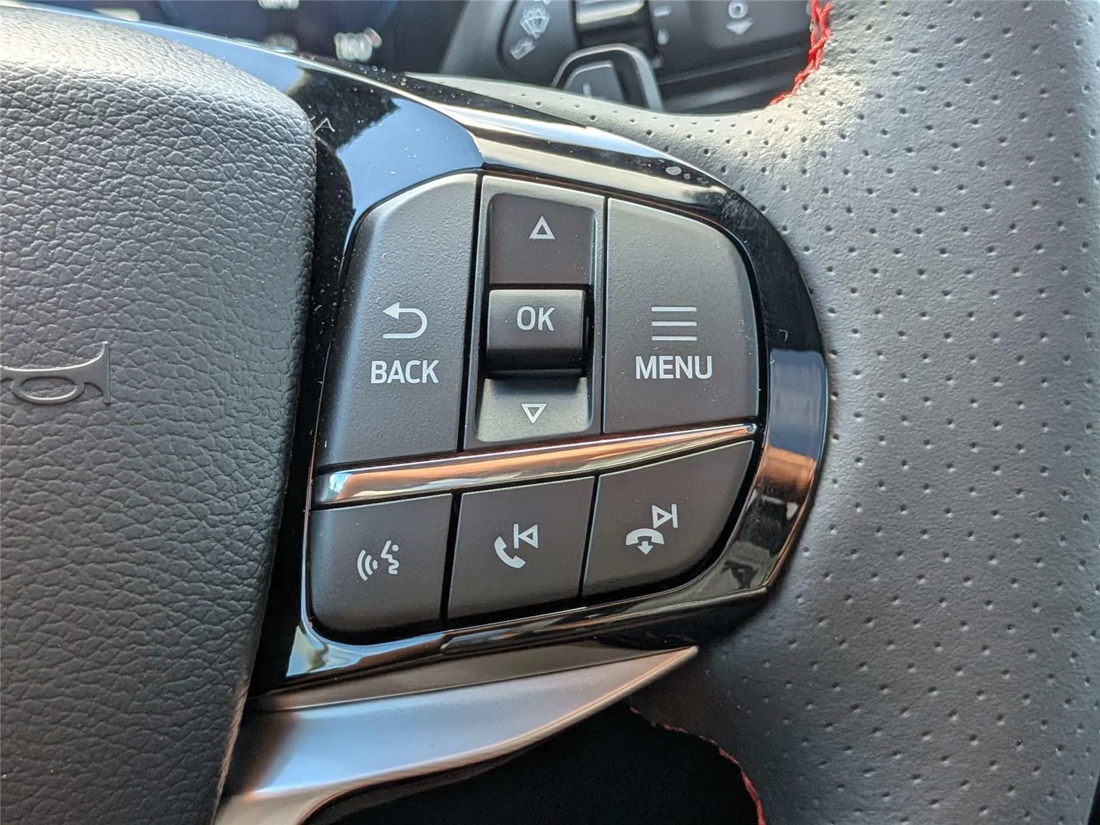 2026 Ford Explorer ST - Photo 28