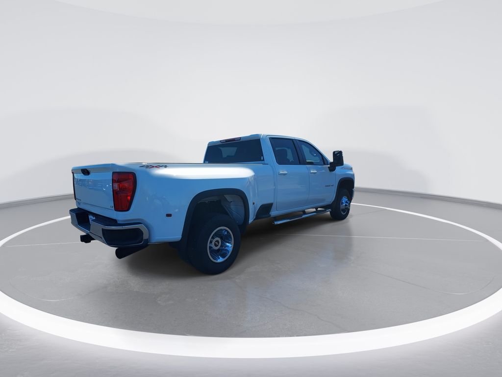 Used 2021 White Chevrolet LT image 8
