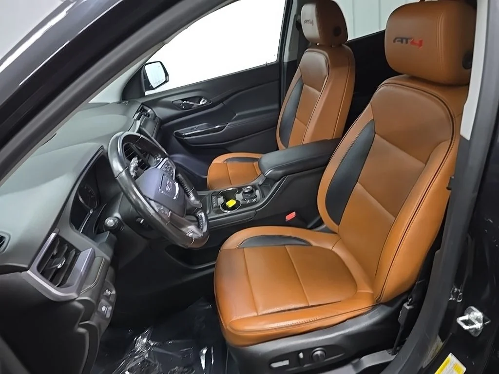 Used 2020 Black GMC AT4 image 33