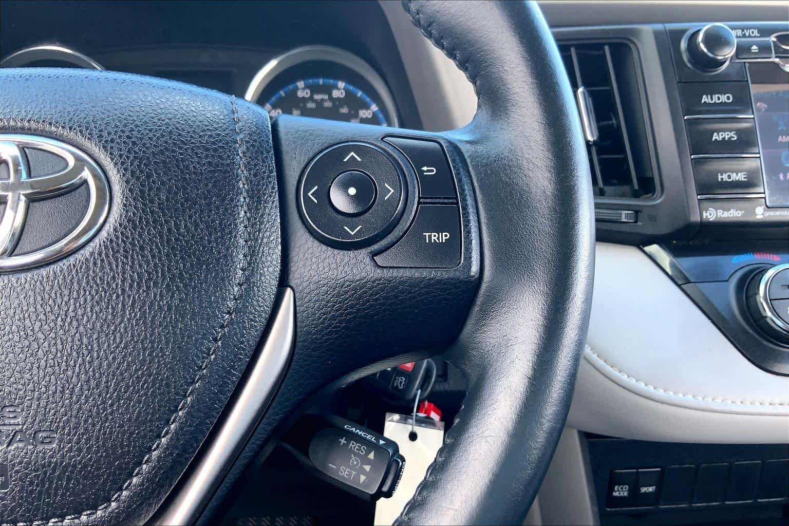 Used 2016 Silver Sky Metallic Toyota XLE image 24