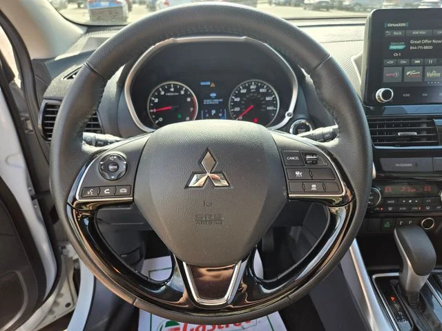 Used 2025 White Mitsubishi SE image 30
