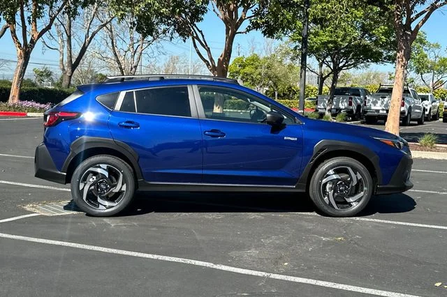 New 2026 SAPPHIRE BLUE PEARL Subaru Limited Hybrid image 3