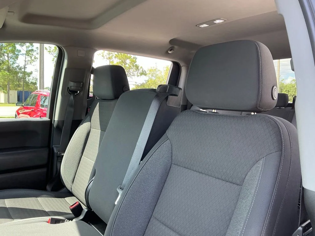 Used 2025 White Chevrolet Custom image 30