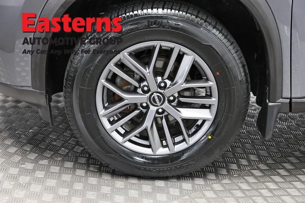 Used 2023 Gray Nissan S image 35