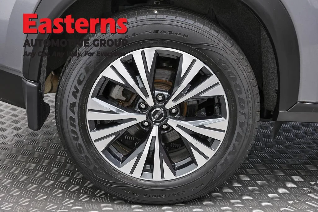 Used 2023 Gray Nissan SV image 30