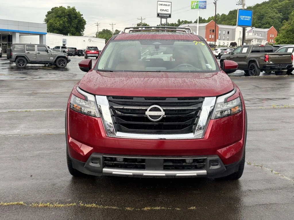 Used 2025 Red Nissan Platinum image 6