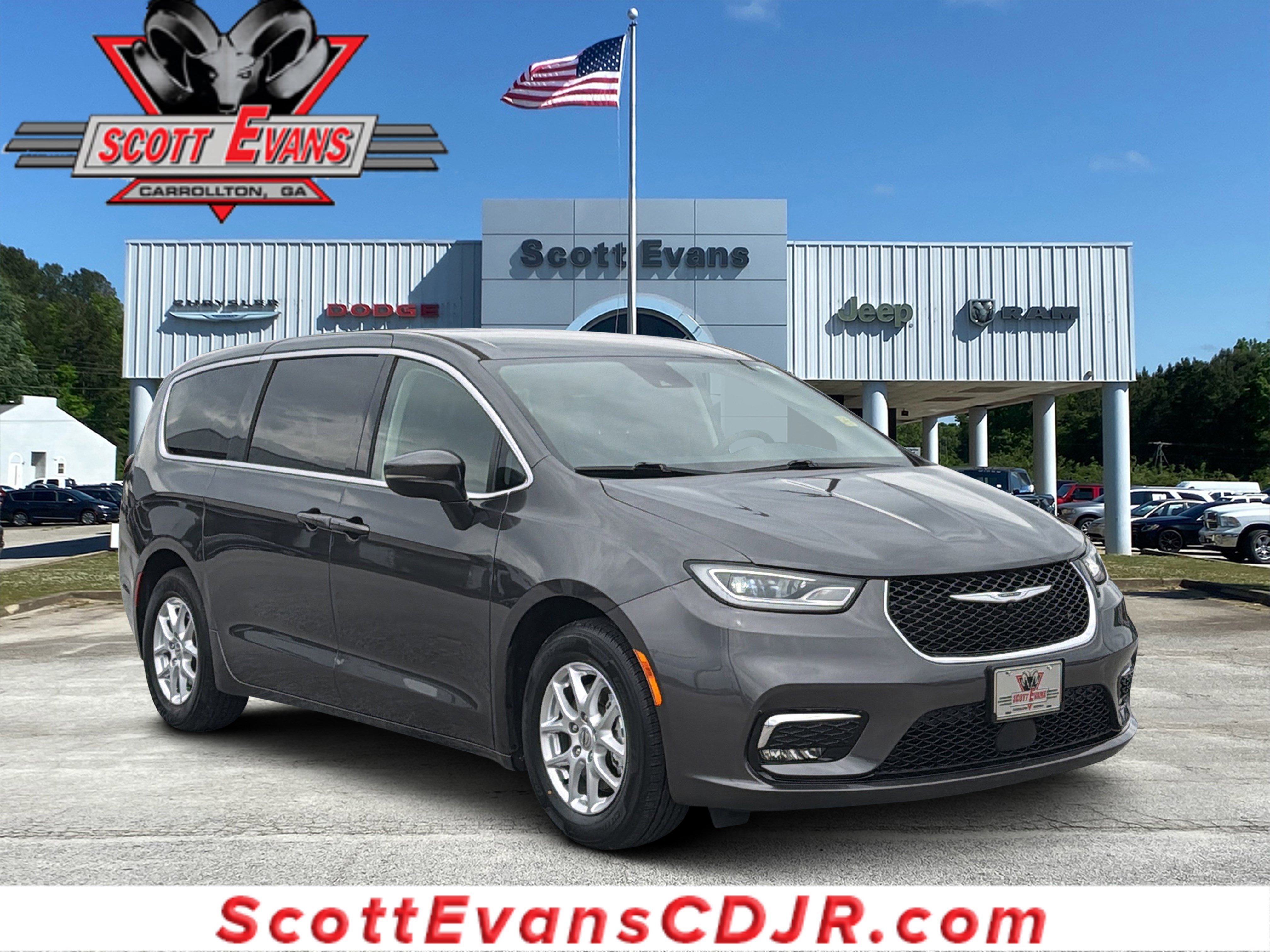 2023 Chrysler Pacifica Touring L's photo