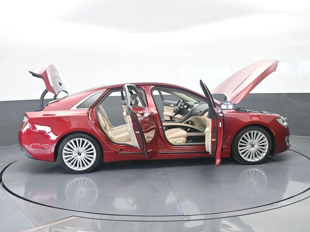 Used 2017 Ruby Red Metallic Lincoln Reserve image 79