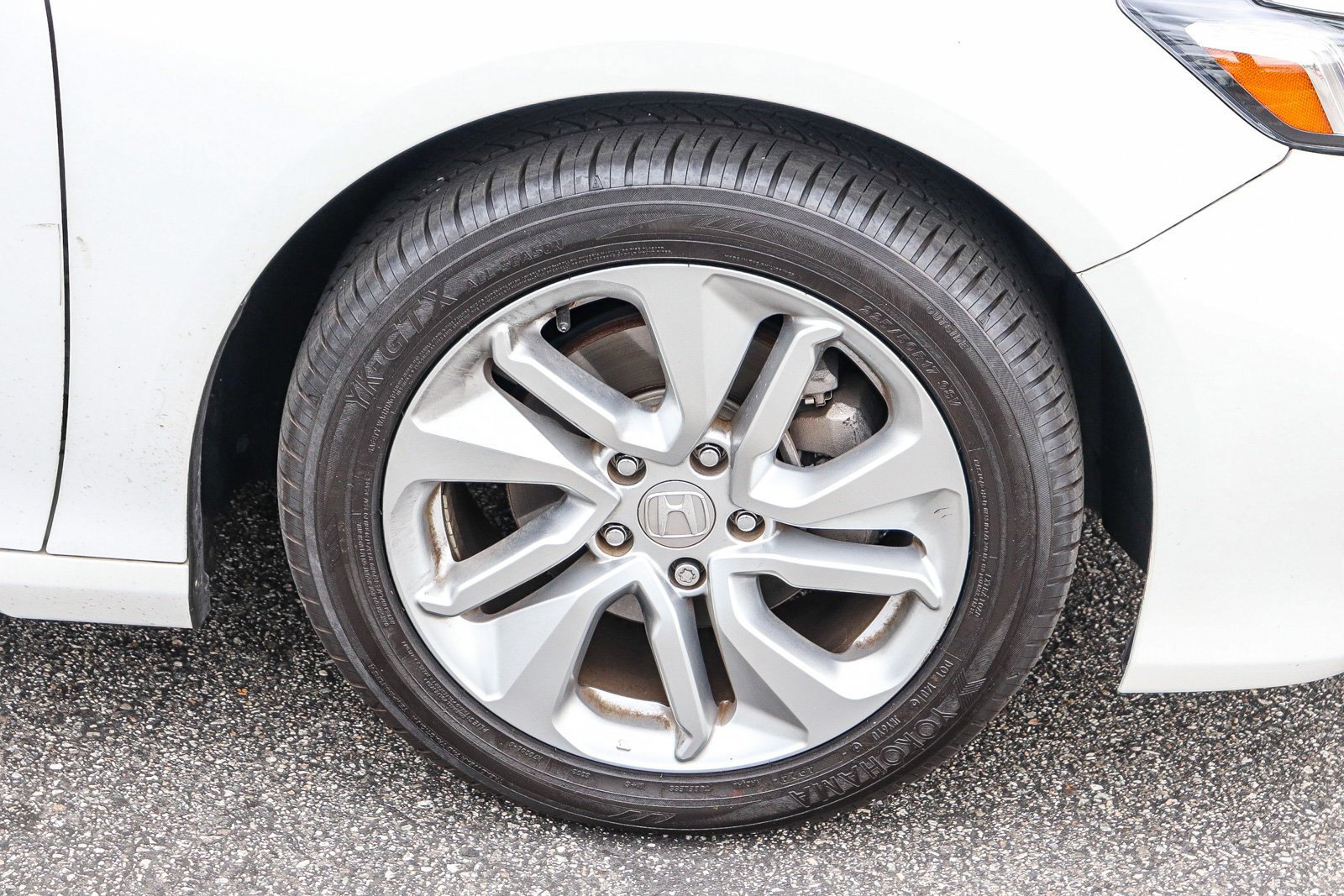 Certified Used 2020 Platinum White Pearl Honda LX image 7