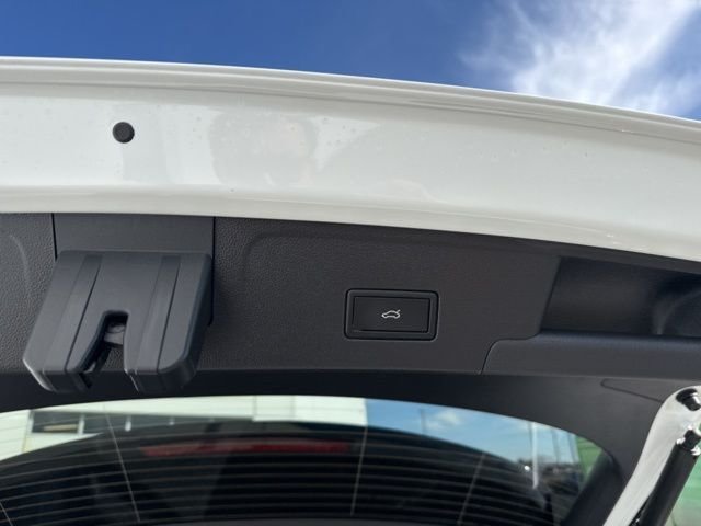 New 2026 Opal White Pearl Volkswagen 2.0T SEL Premium R-Line image 13
