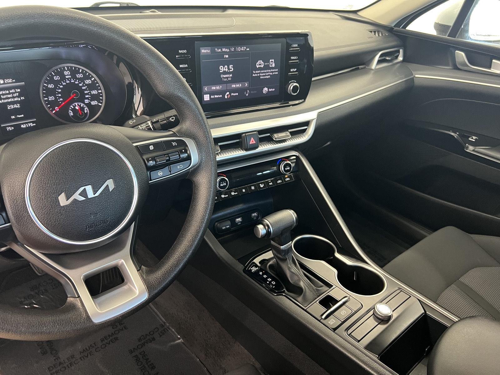 Used 2023 Glacial White Pearl Kia LXS image 20