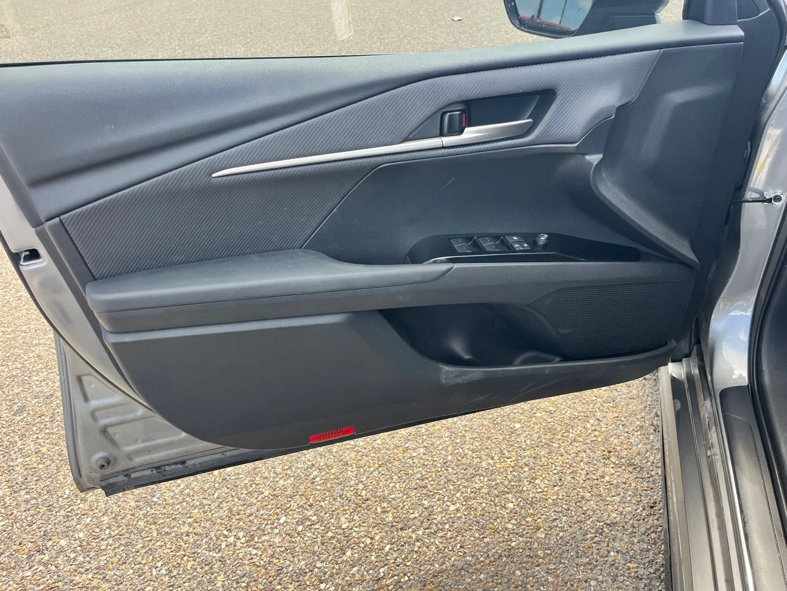 Used 2025  Toyota SE image 9