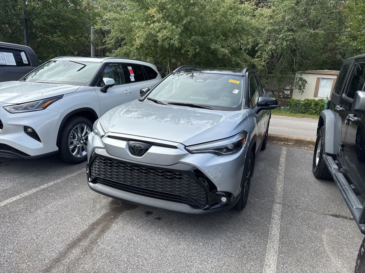 2024 Toyota Corolla Cross Hybrid XSE AWD's photo