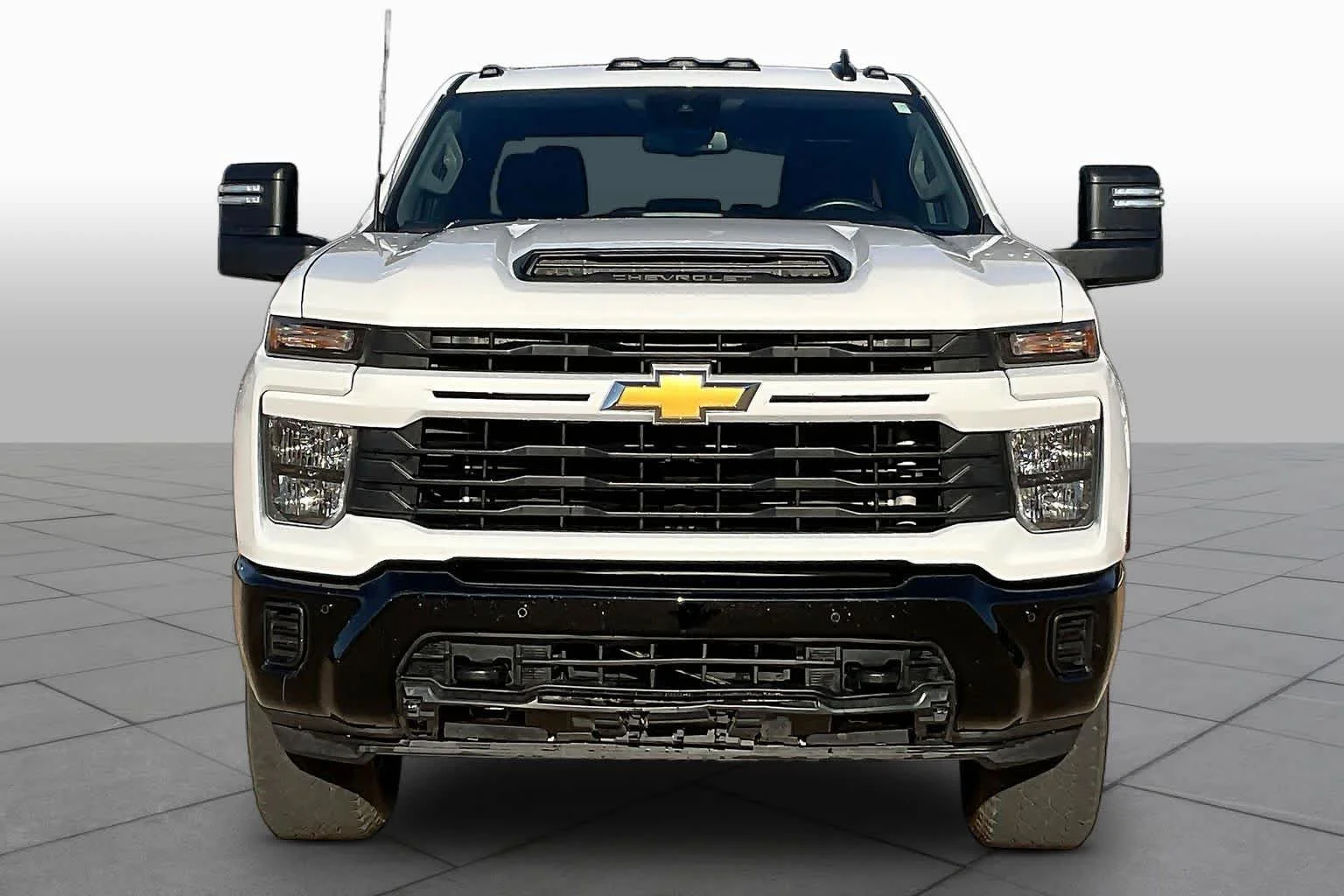 Used 2025 Summit White Chevrolet Custom image 2