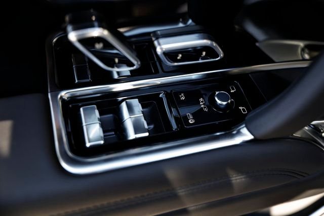 2025 Land Rover Range Rover SE - Photo 19