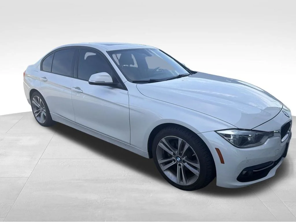 Used 2016 White Metallic BMW 328i xDrive image 18