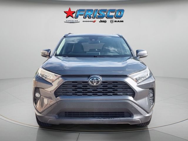 Used 2019 Gray Toyota XLE Premium image 2