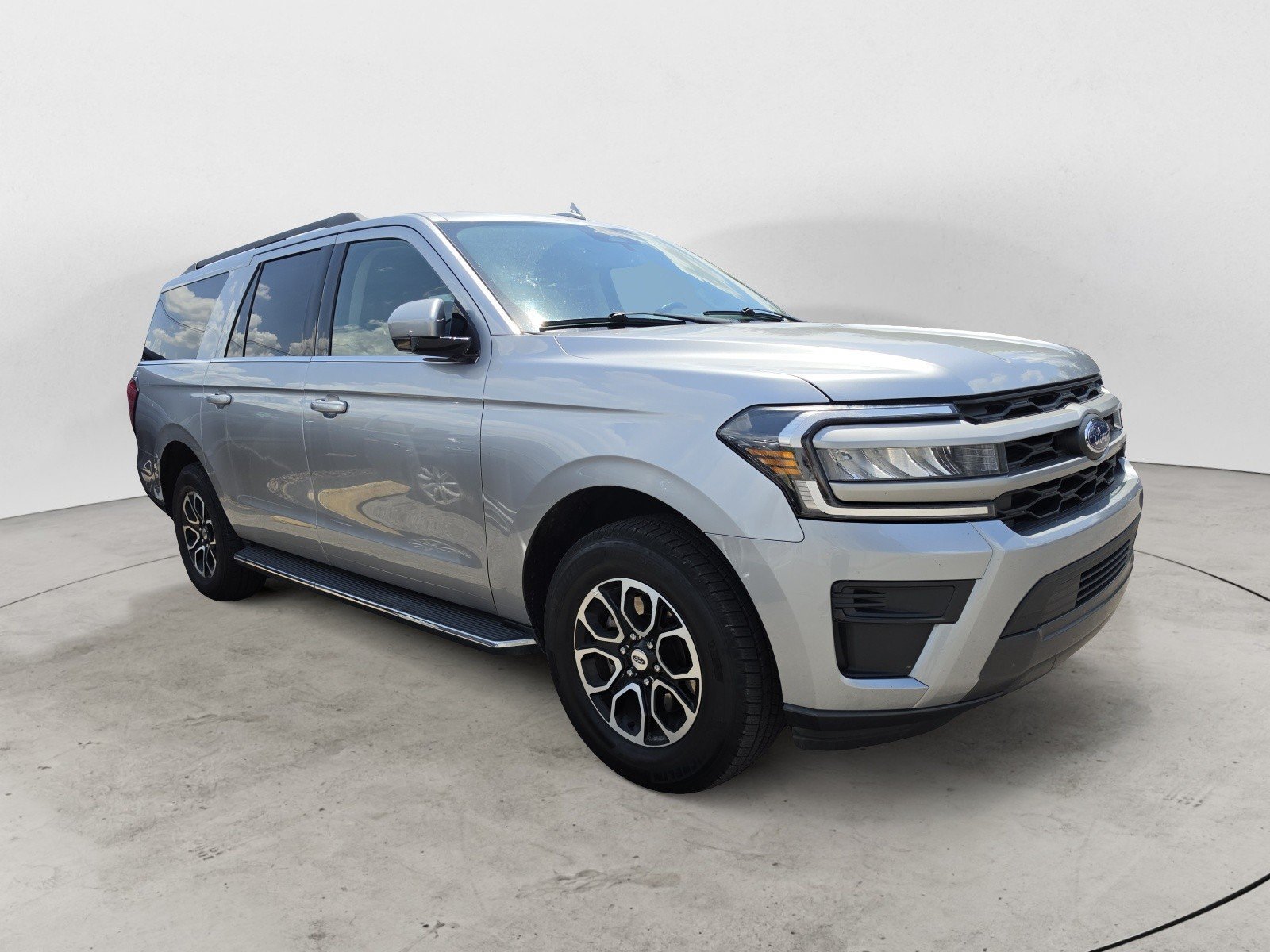 Used 2023 Silver Metallic Ford XLT image 2