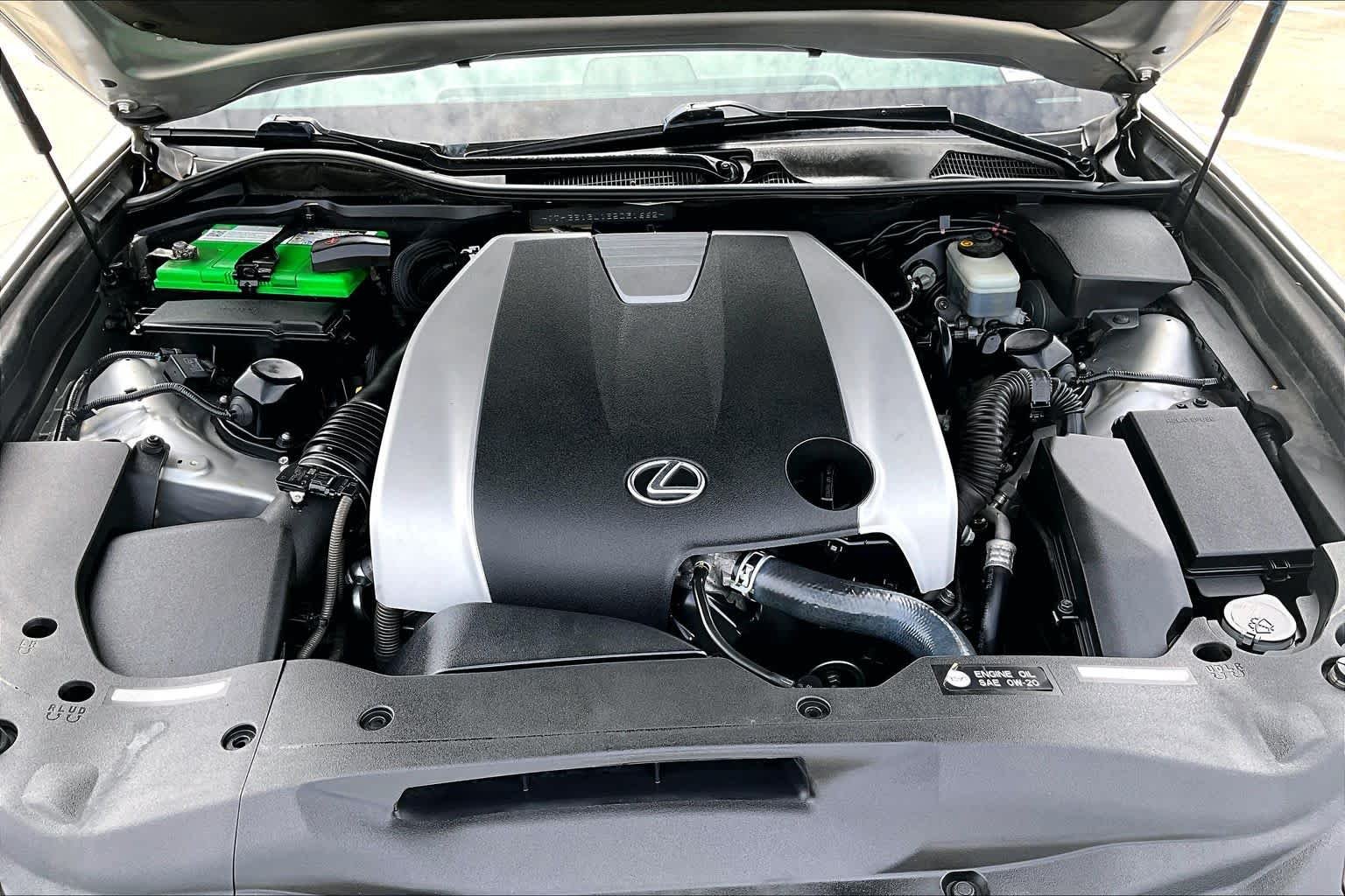 Used 2014 Liquid Platinum Lexus  image 30