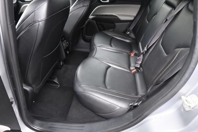 Used 2024  Jeep Limited image 22
