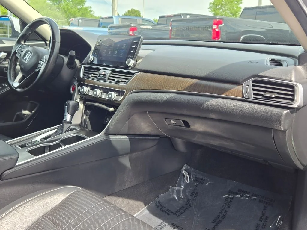 Used 2022 Silver Honda EX-L image 7