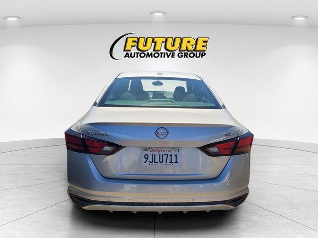 Used 2024 Silver Nissan 2.5 SV image 4