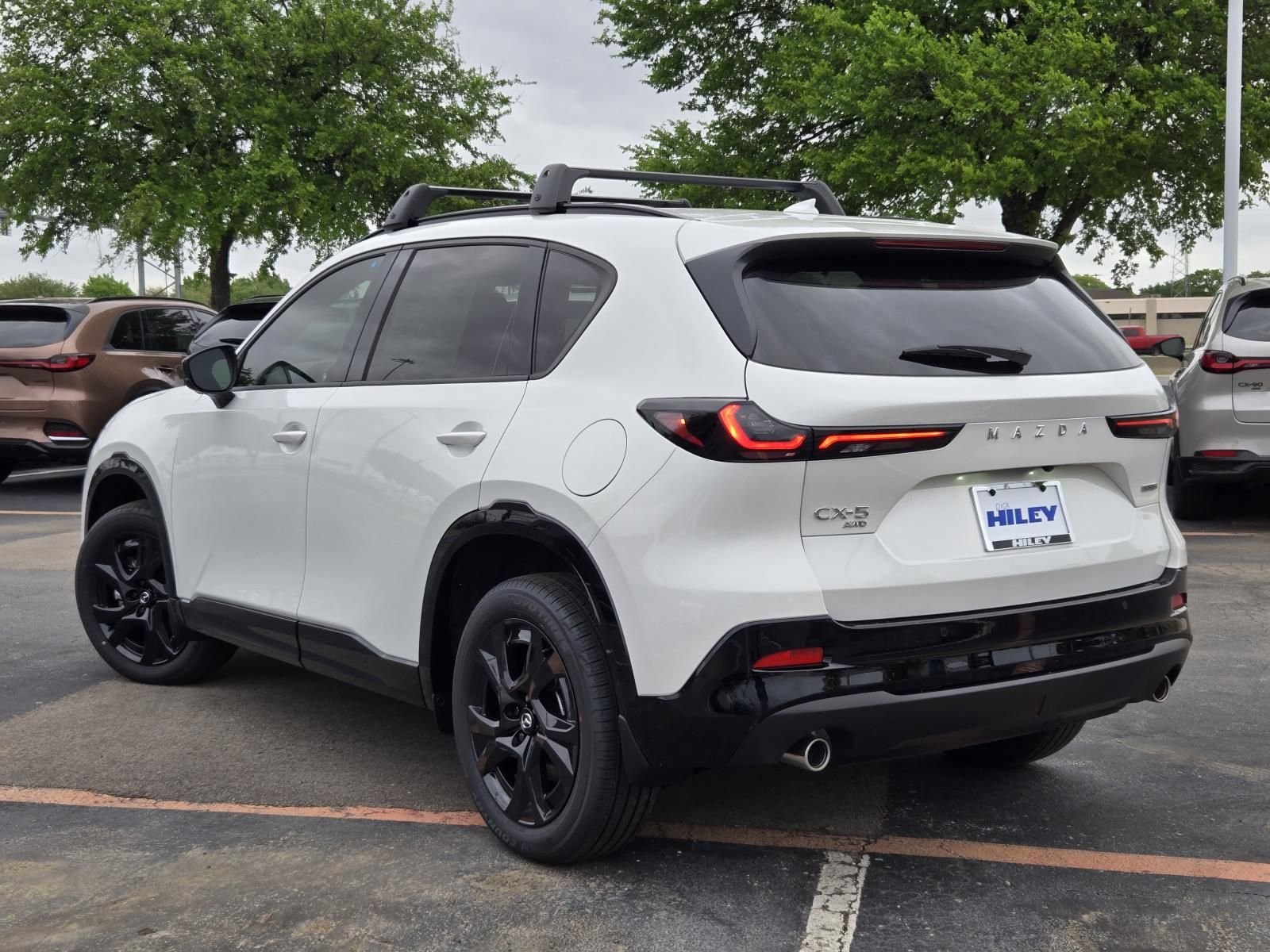 View vehicle photo 4