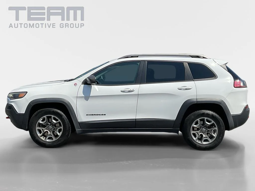 Used 2019 White Jeep Trailhawk image 4