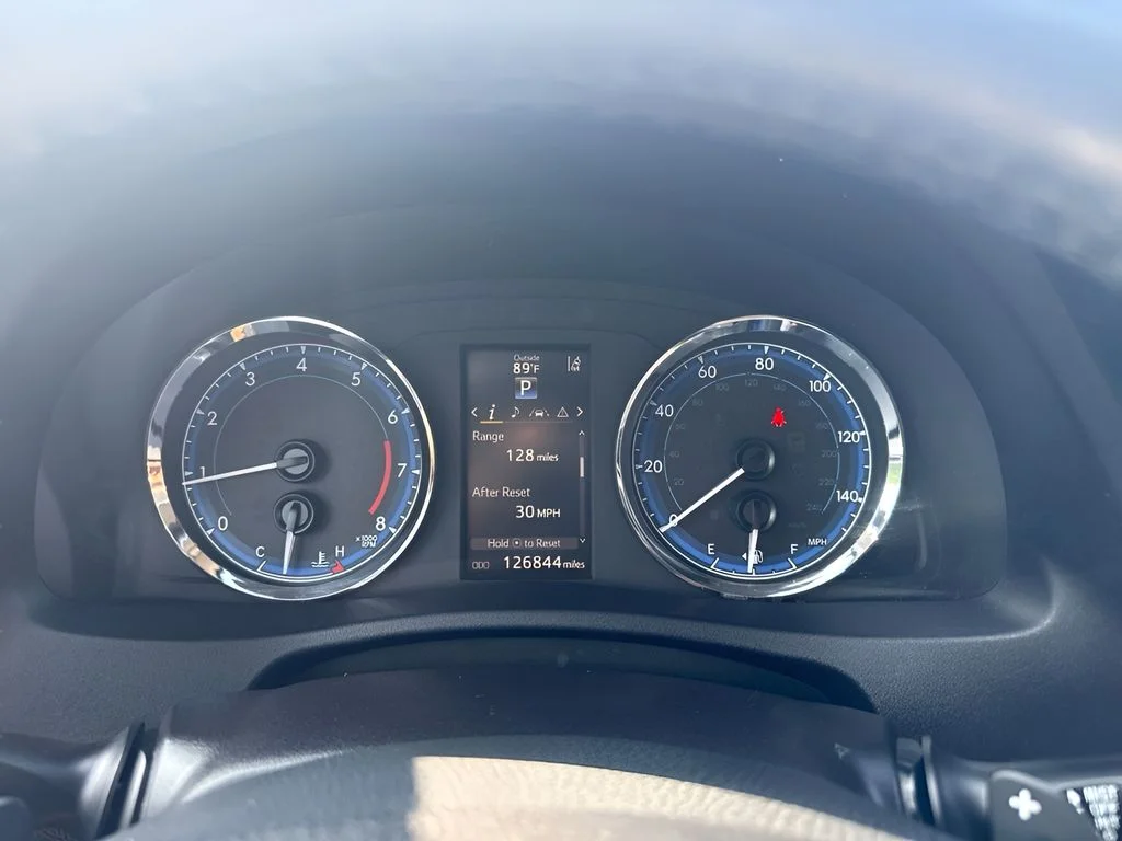 Used 2017 Silver Toyota SE image 14