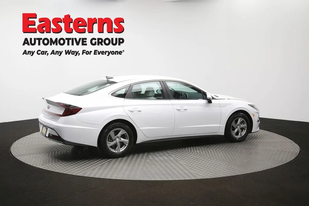 Used 2023 White Hyundai SE image 42
