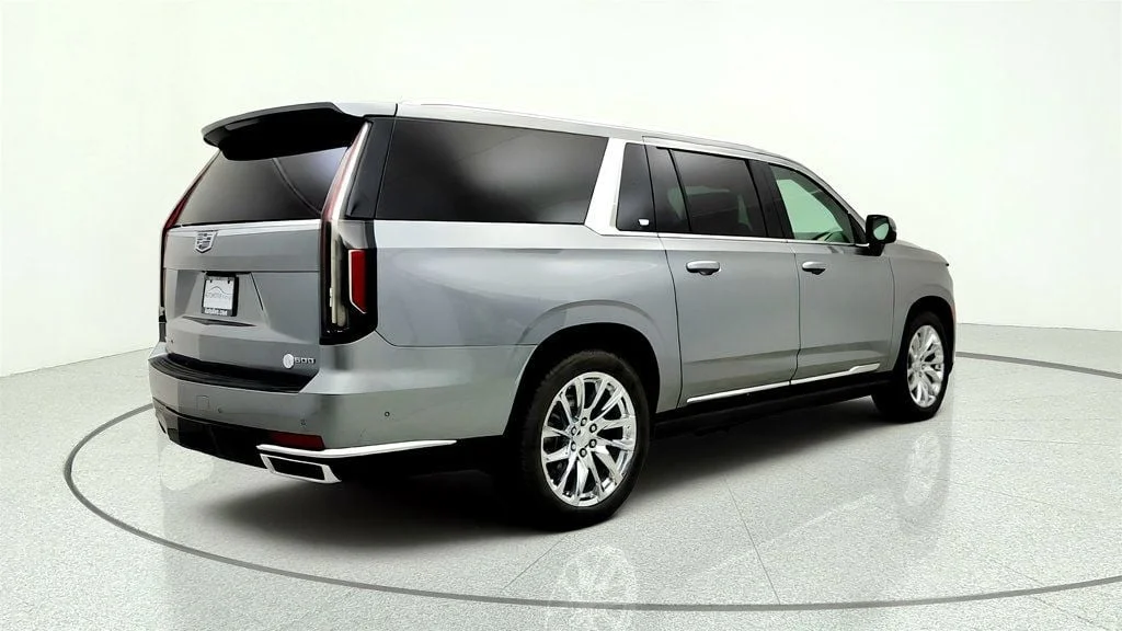 Used 2023 Argent Silver Metallic Cadillac 4WD 4dr Premium Luxury Platinum w/ Radiant Pkg & Super Cruise image 5