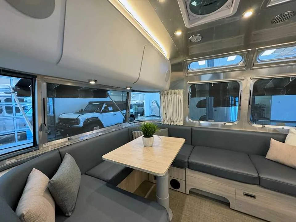 New 2027 SILVER AIRSTREAM  image 11