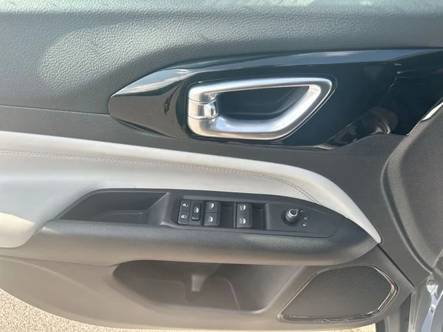 Used 2022 Gray Jeep Limited image 15