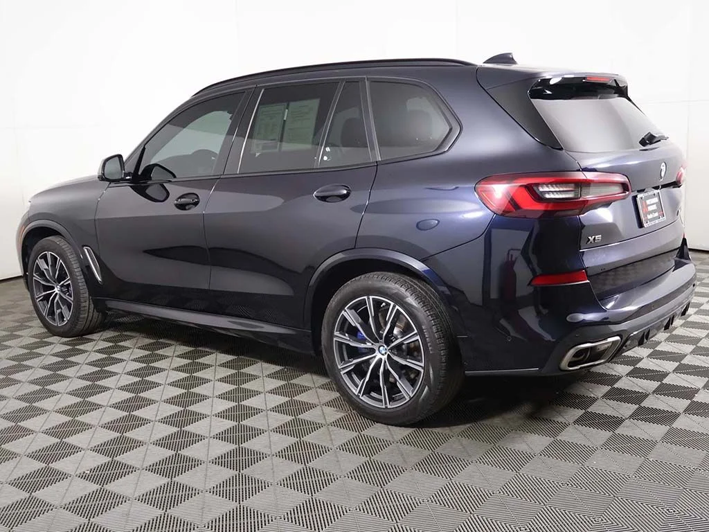 Used 2022 Black BMW M50i image 17