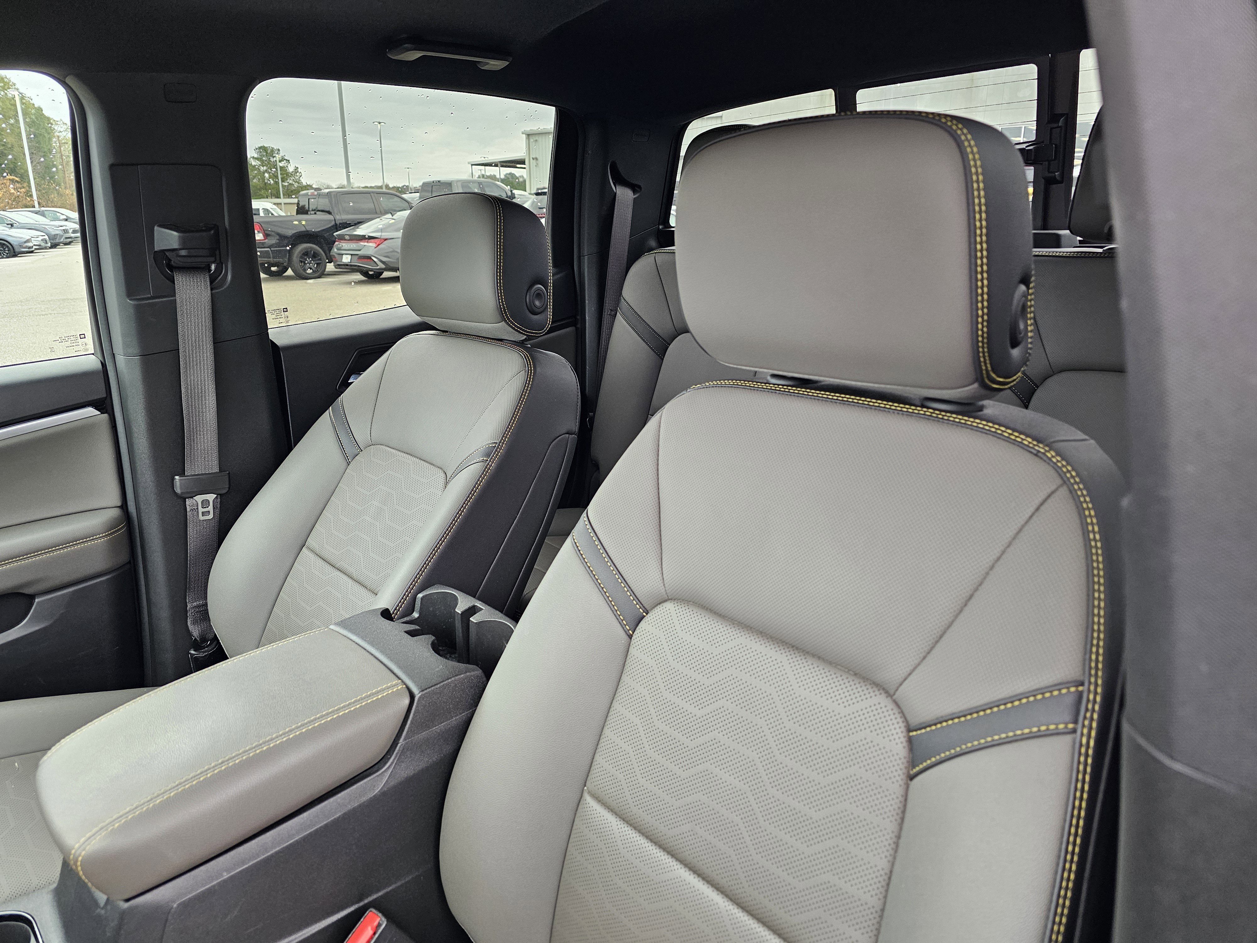 2023 Chevrolet Colorado ZR2 - Photo 17