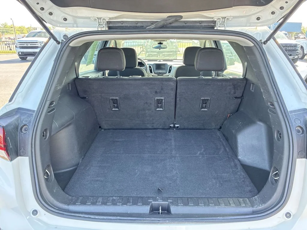 Used 2022 White Chevrolet LS image 20