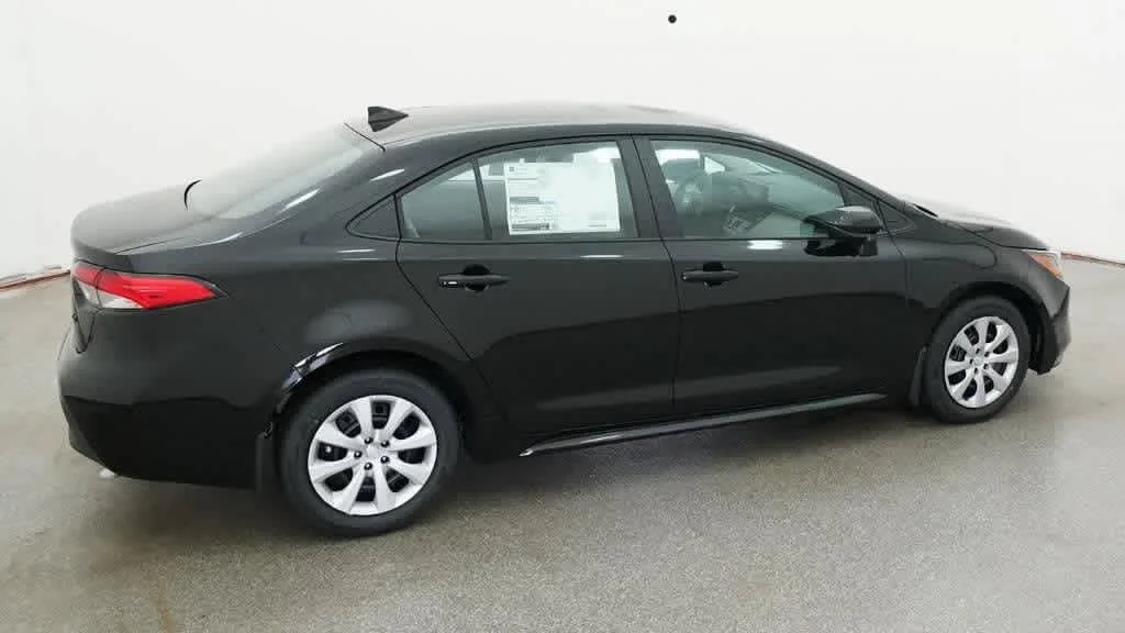 New 2026 Midnight Black Metallic Toyota LE image 10