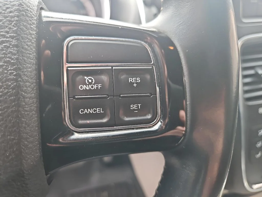 Used 2017 Granite Pearlcoat Dodge SXT image 20