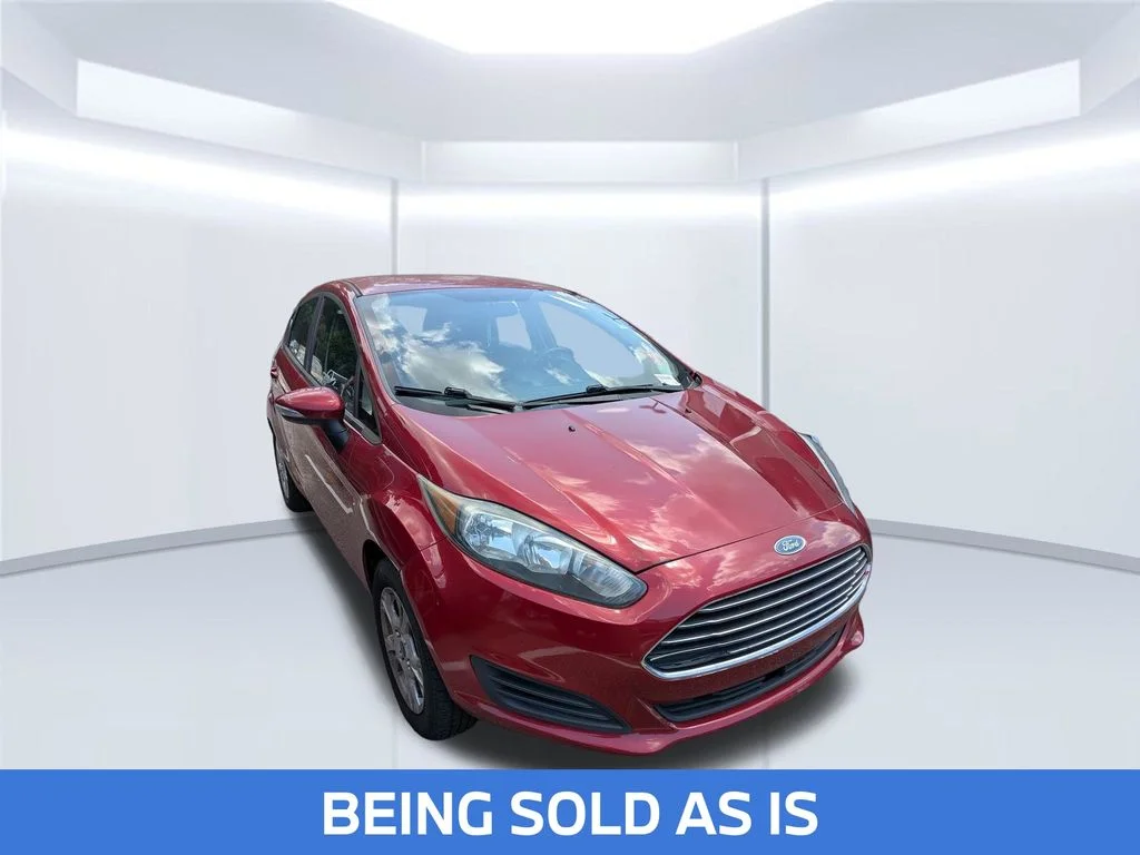 Used 2016 Red Ford SE image 3