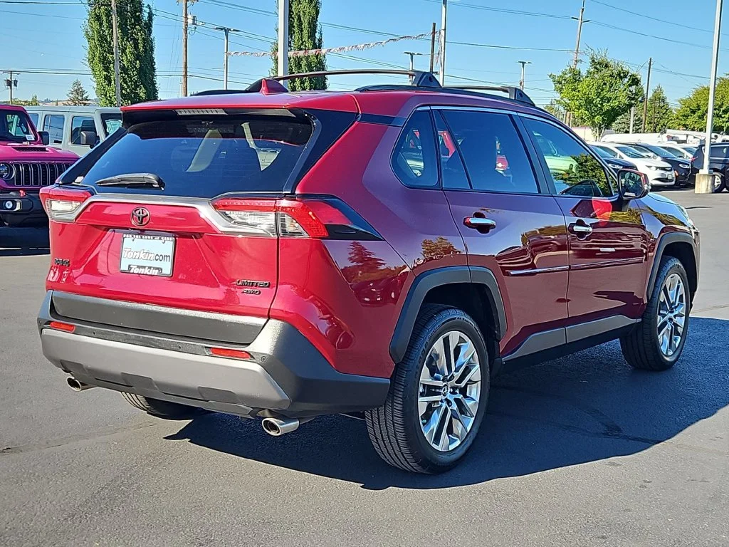 Used 2019 Pearl Toyota Limited image 6