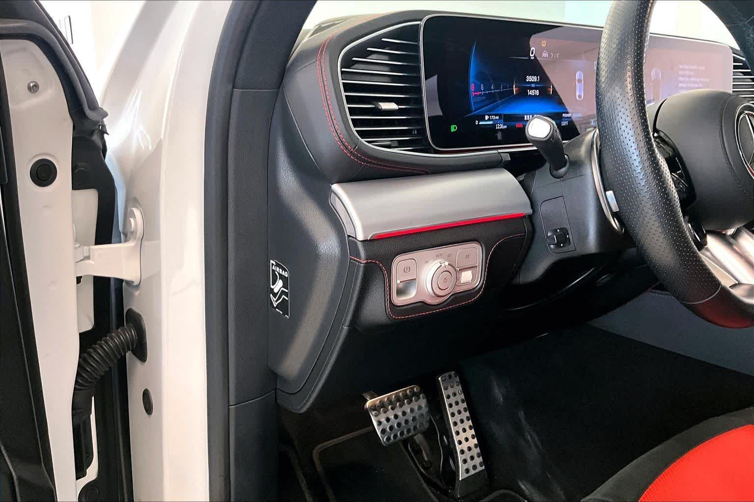 Used 2024 MANUFAKTUR Moonlight White Metallic Mercedes-Benz AMG® GLE 53 image 30