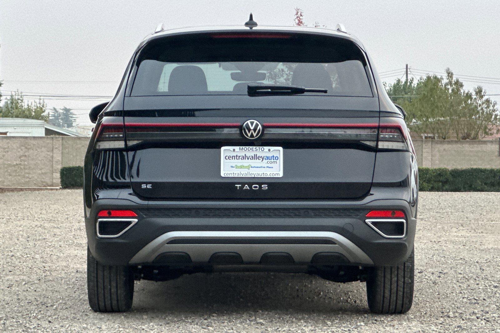 New 2026 Deep Black Pearl Volkswagen SE image 5
