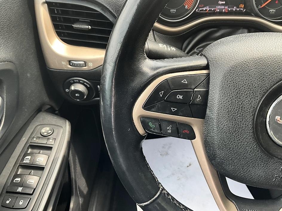 Used 2015 Black Jeep Limited image 32
