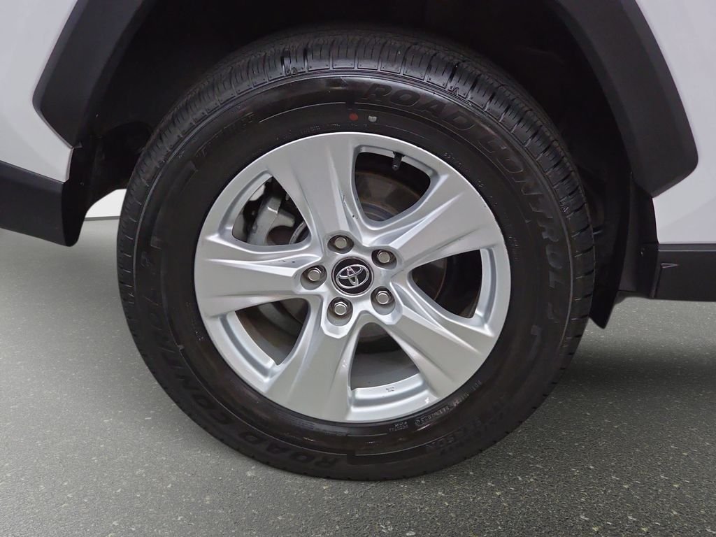 Used 2021 Super White Toyota XLE image 32
